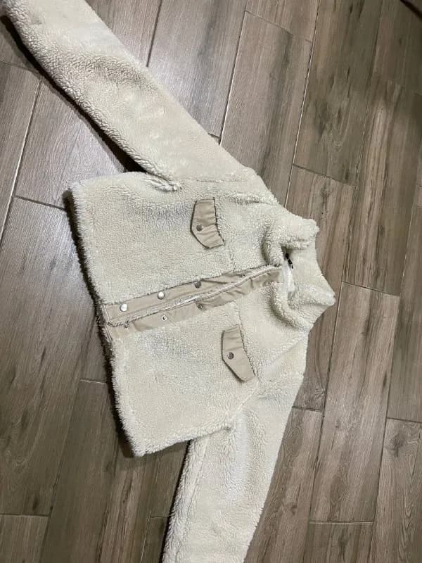 M-L (она не в обтяжку) 40 лари — Тбилиси — 40 ₾
