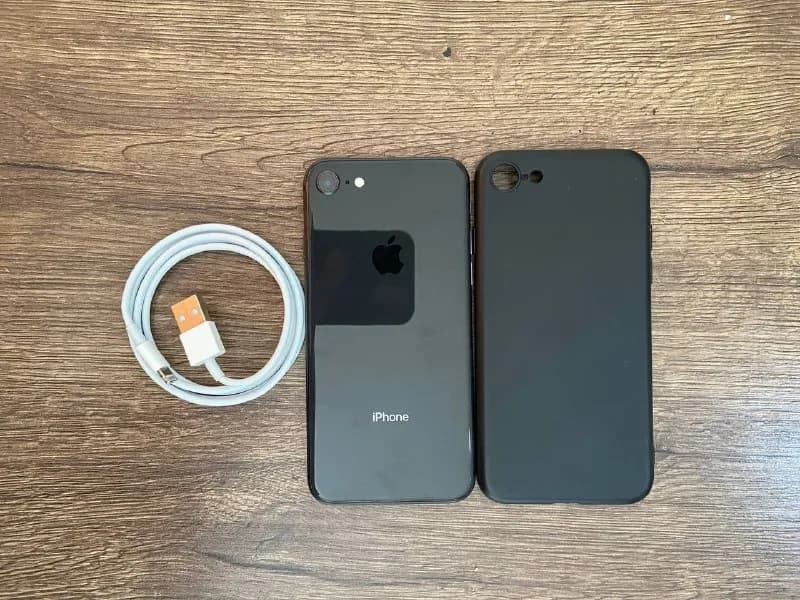 iPhone 8 64 gb — Тбилиси — 390 ₾