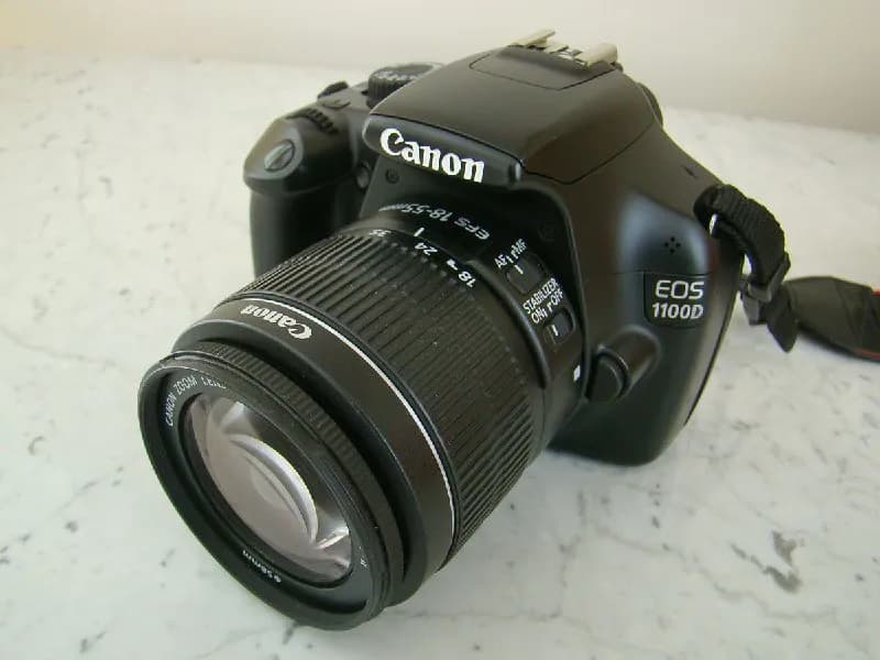 Canon EOS 1100 D. Идеально подойдёт тем кто хочет попробовать себя в роли фотографа, состояние 10/10 — Тбилиси — 500 ₾