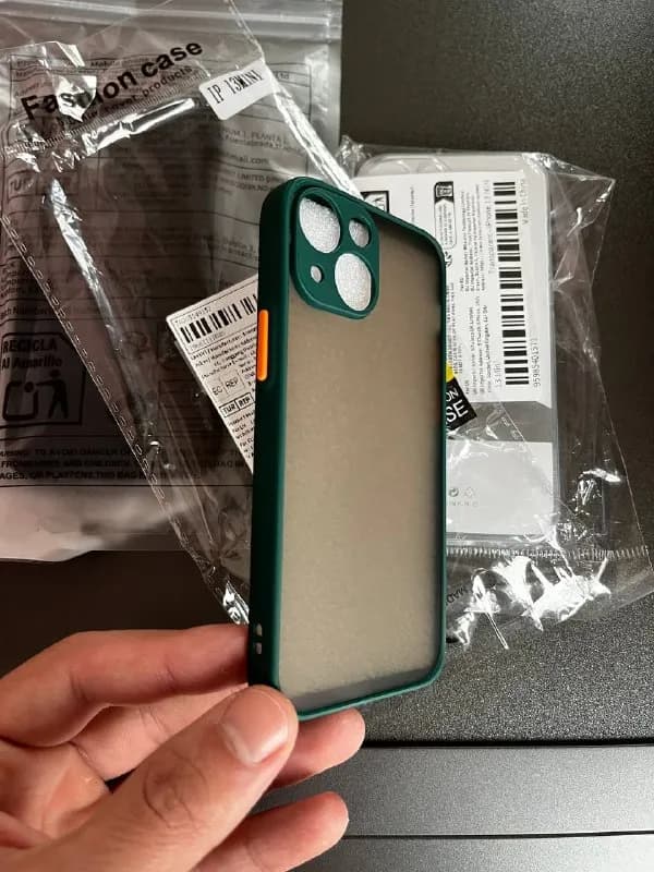 iPhone 13 mini +4 защиты для стекла — Батуми — 25 ₾
