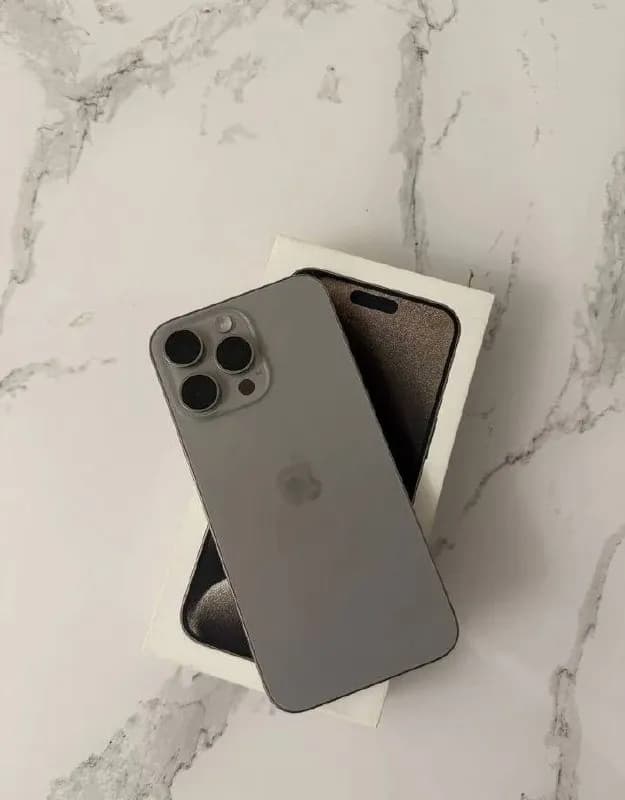 iPhone 15 Pro Max, 256 гб, состояние идеальное, без сколов, трещин, царапин. Всегда носился в чехле — Батуми — 1 700 ₾