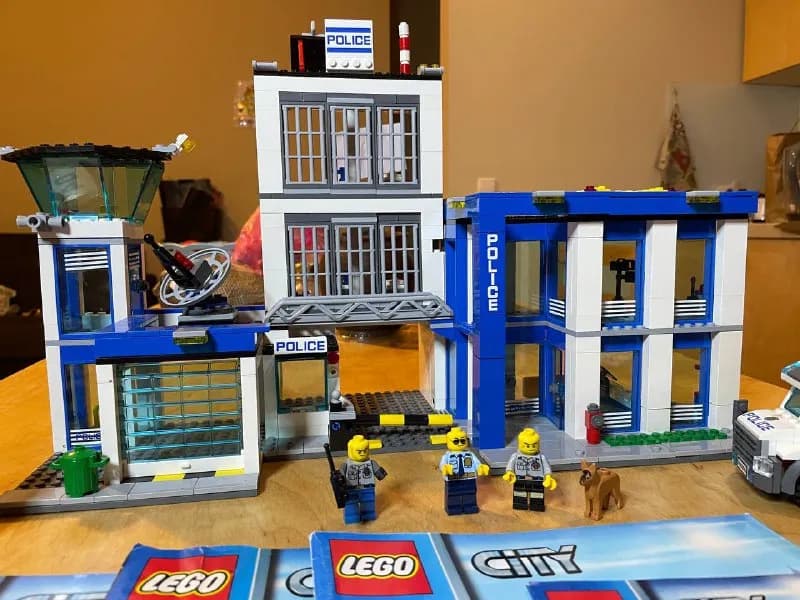 Lego City полицейский участок (60947, 60044,60043). Все подробности в личных сообщениях. Цена за все — Тбилиси — 200 ₾
