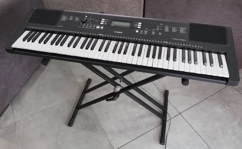 Yamaha psr-ew300, с подставкой в идеальном состоянии. 700лари — Тбилиси — 700 ₾