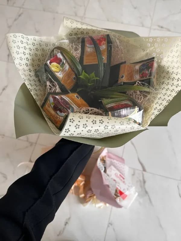 50ГР С ДОБАВКАМИ такими как брызги шампанского, клубничная поляна, земляника со сливками, с шоколадо — Тбилиси — 80 ₾