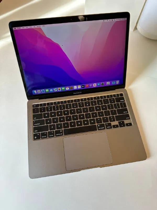 MacBook Air M1 8/256 — Тбилиси — 2 300 ₾