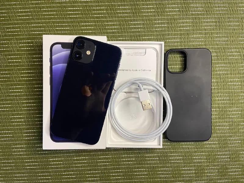 IPhone 12 mini 64 gb в хорошем состоянии, экран без царапин, не разбирался, в комплекте коробка и — Тбилиси — 1 100 ₾