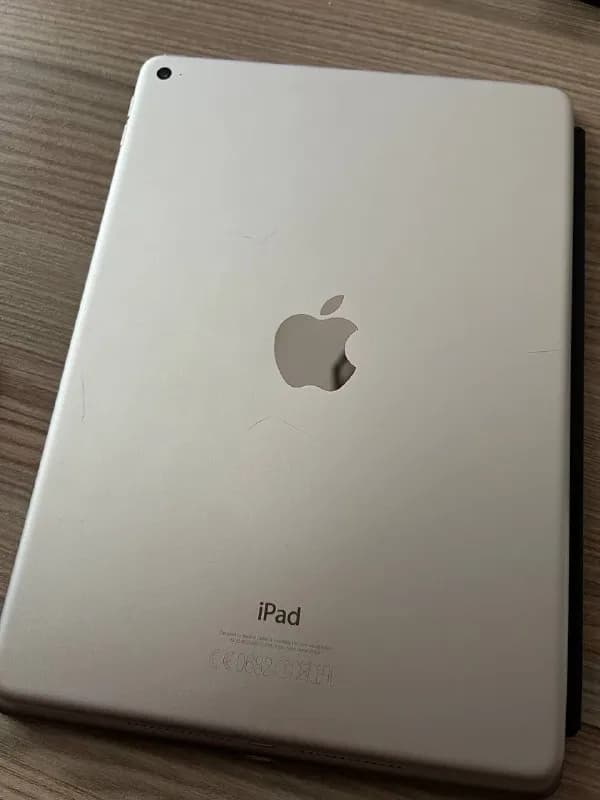 iPad 10’5, 64 гб, wi-fi+Cellular. Space Grey — Тбилиси — 600 ₾