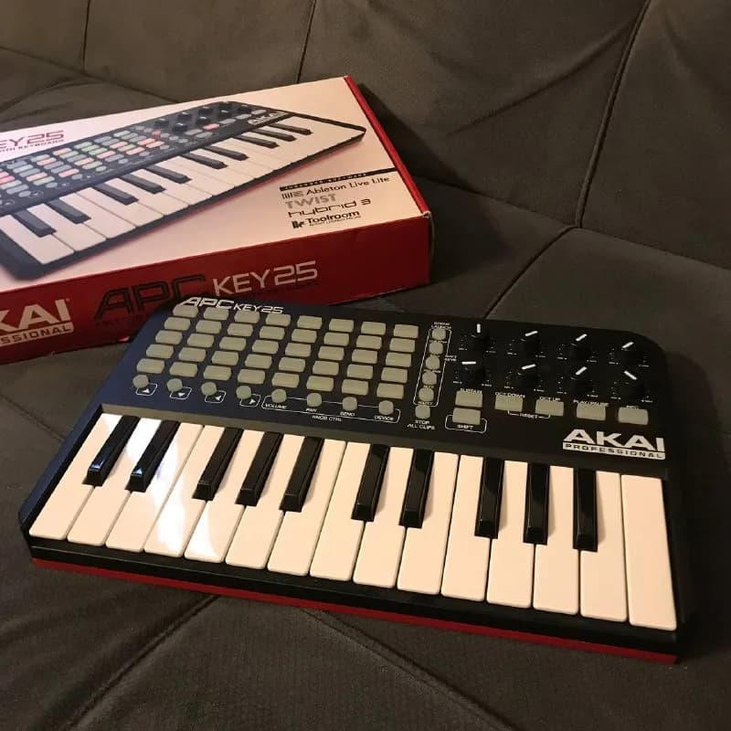 Akai APC KEY 25 — Тбилиси — 300 ₾