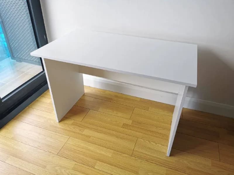 Столы 90×50 белые — Тбилиси — 130 ₾