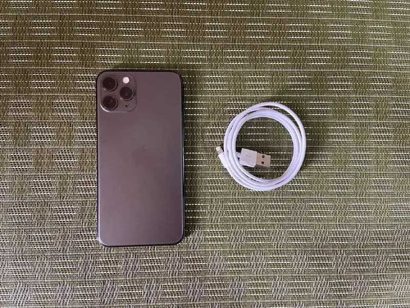 iPhone 11 Pro 64 gb в отличном состоянии, все работает, все оригинальное, в комплекте кабель, АК — Тбилиси — 1 200 ₾