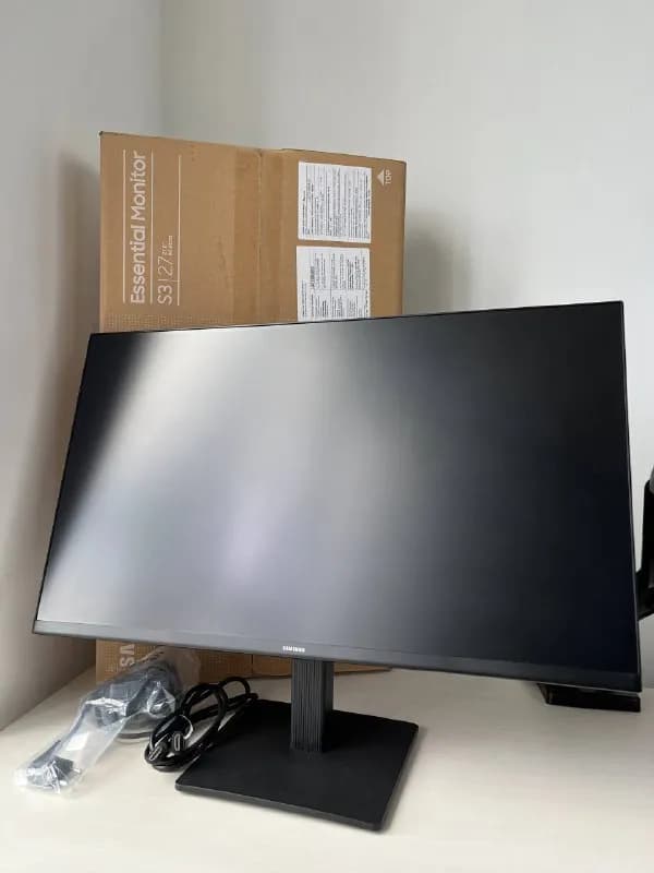 Samsung 27 дюймов, 100 Гц, IPS, FullHD, Битых пикселей и царапин нет! Состояние Нового, в использовани — Батуми — 350 ₾