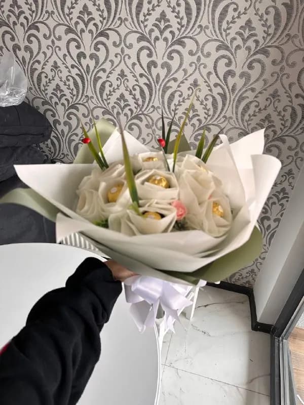 Букет из конфет ферреро роше — Тбилиси — 80 ₾