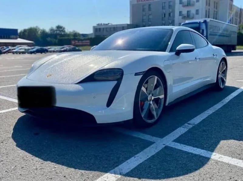 Porsche Taycan 4S. — Тбилиси