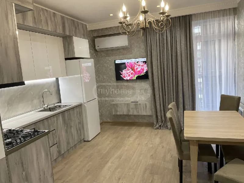 100 кв.м — Тбилиси — 1100 $