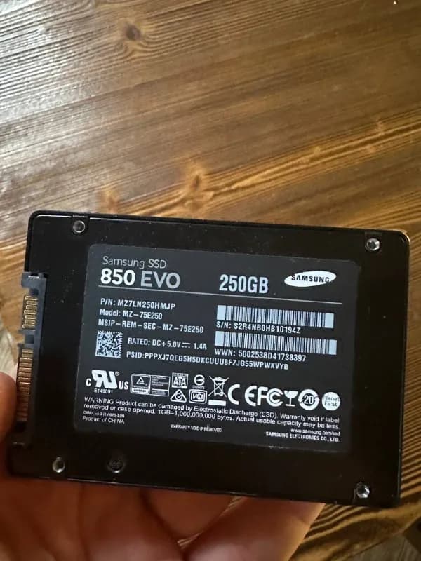 samsung ssd 850 evo + sata кабель — Тбилиси — 90 ₾