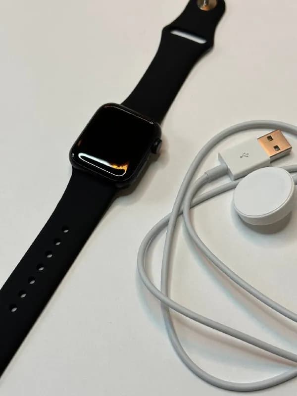 Apple Watch SE 40 2 поколения — Тбилиси — 600 ₾