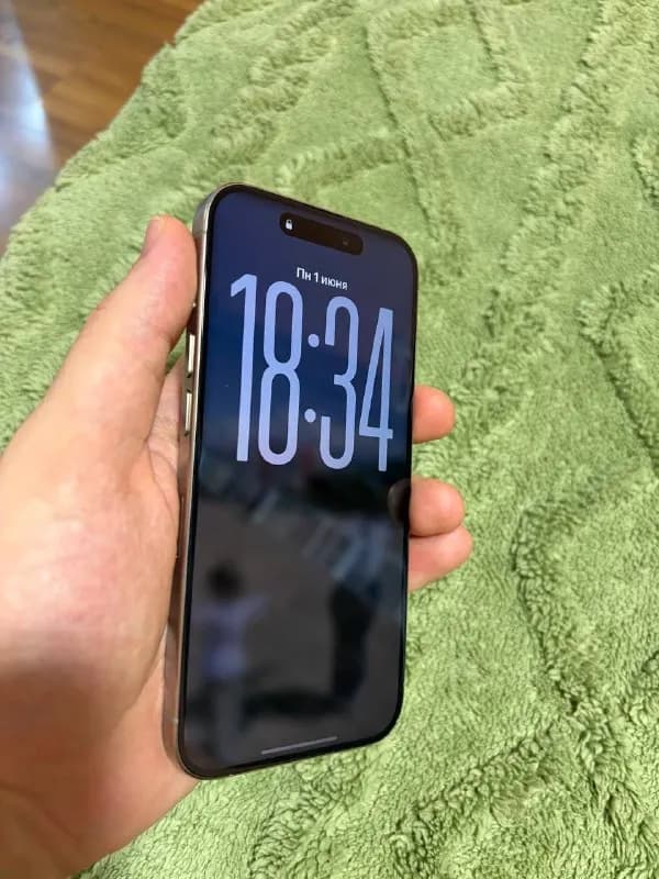 iPhone 15 pro 256gb. Состояние хорошее. Всегда носился в чехле. Цена 1600 лари, торг на месте. В под — Батуми — 1 600 ₾