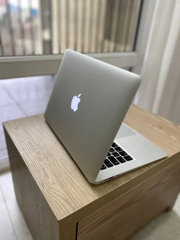 MacBook Air 2017 (13-inch, 2017) — Тбилиси — 1 000 ₾