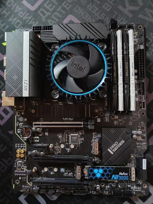 MSI Z690, i5 12400, 32gb Ballistix 3200mhz чипы E-die, SSD под систему SX8200 Pro 256gb, SSD под все — Тбилиси