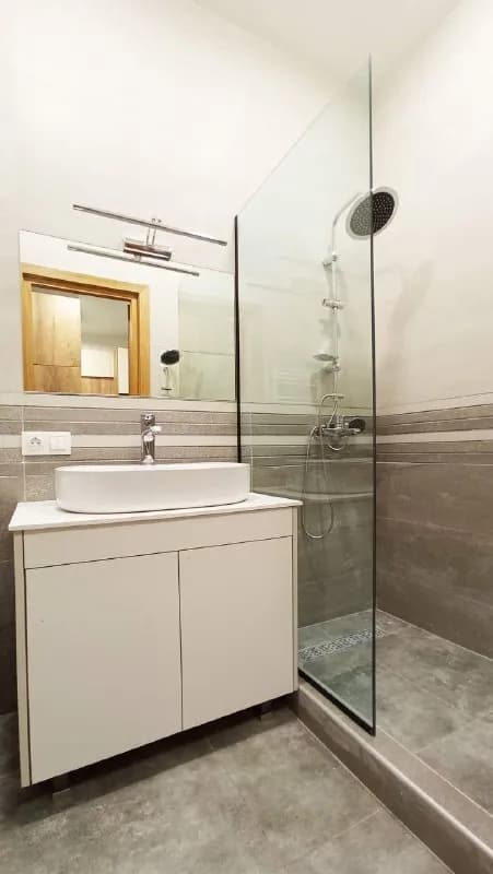 2-room apartment for rent in a newly built building. , studio type living room and kitchen, balcony — Тбилиси — 700 $