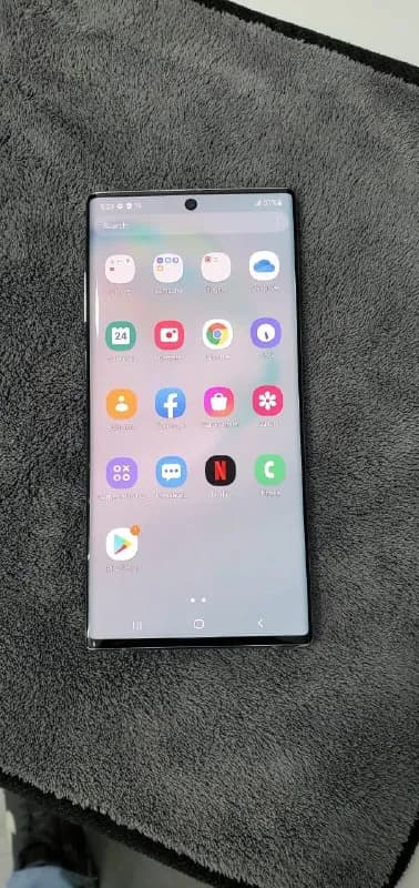 Samsung Galaxy Note 10 +, американский 12/256 гигов. Употреблял месяц, в идеальном состоянии. Гарант — Тбилиси — 1 250 ₾