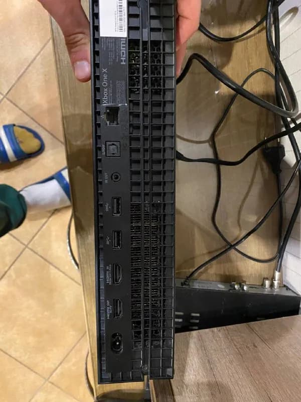 1.Xbox one X 1tb + два геймпада + куча игр — 700 лари / 250$ — Тбилиси — 700 ₾