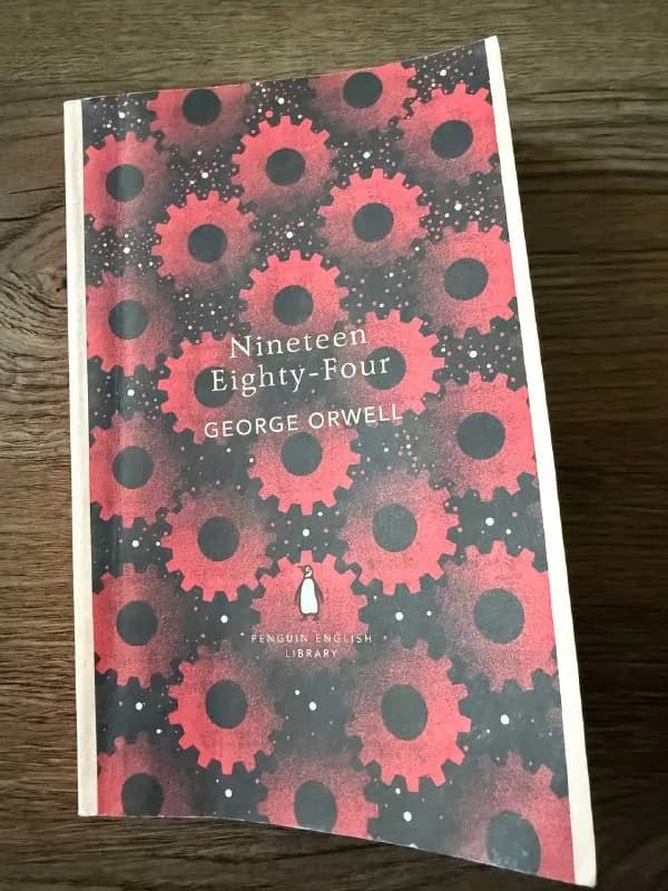City of Girls» — Elizabeth Gilbert — Батуми — 10 ₾