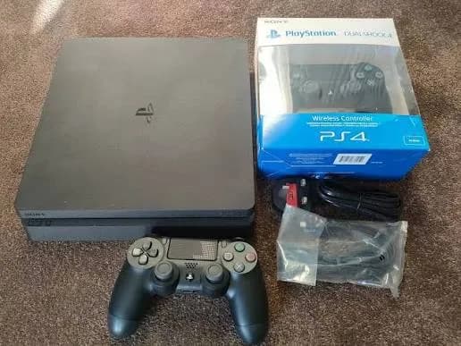 playstation 4 slim 2 ჯოისტიკით 450ლ ბათუმშია — Батуми