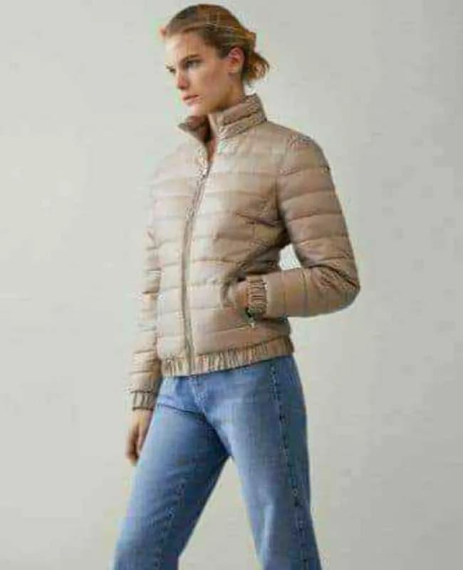 1. Двусторонняя куртка / пуховик на весну Massimo Dutti — 150 лари. Размер M/L. *** надо заменить мо — Тбилиси — 150 ₾