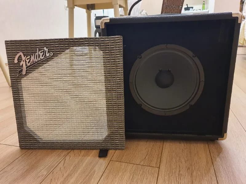 Rumble 15 V3 — комбоусилитель для баса от Fender. — Тбилиси — 150 $