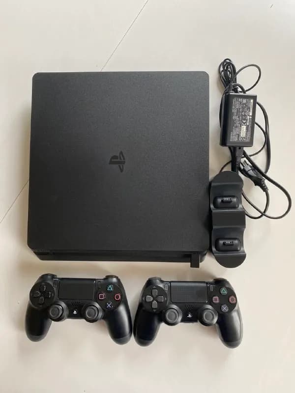 Sony PlayStation 4 Slim 500GB в отличном состоянии. В комплекте: — Тбилиси — 700 ₾