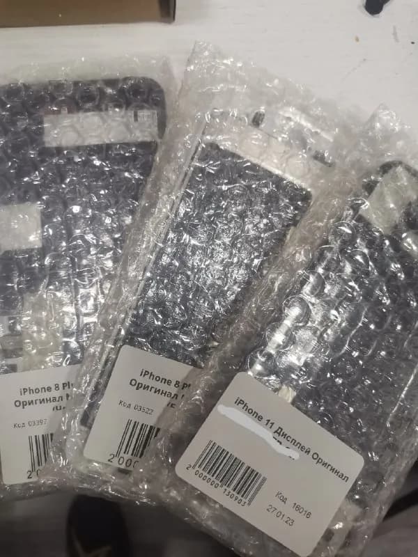 iPhone 11 Black- 200лар. iPhone 8 plus bl/wht — 140лар — Тбилиси — 200 ₾