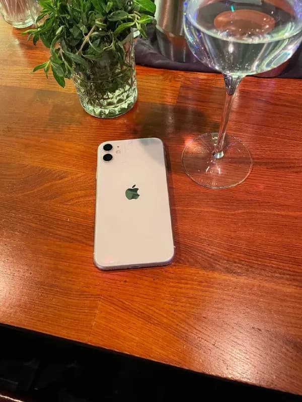 IPhone 11 White модель на 128gb. Идеальное состояние. — Тбилиси — 1 000 ₾