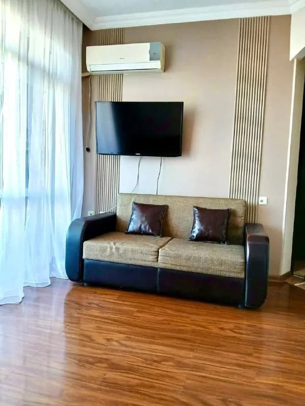 1+1 по улице Меликишвили, 53 — Батуми — 500 $