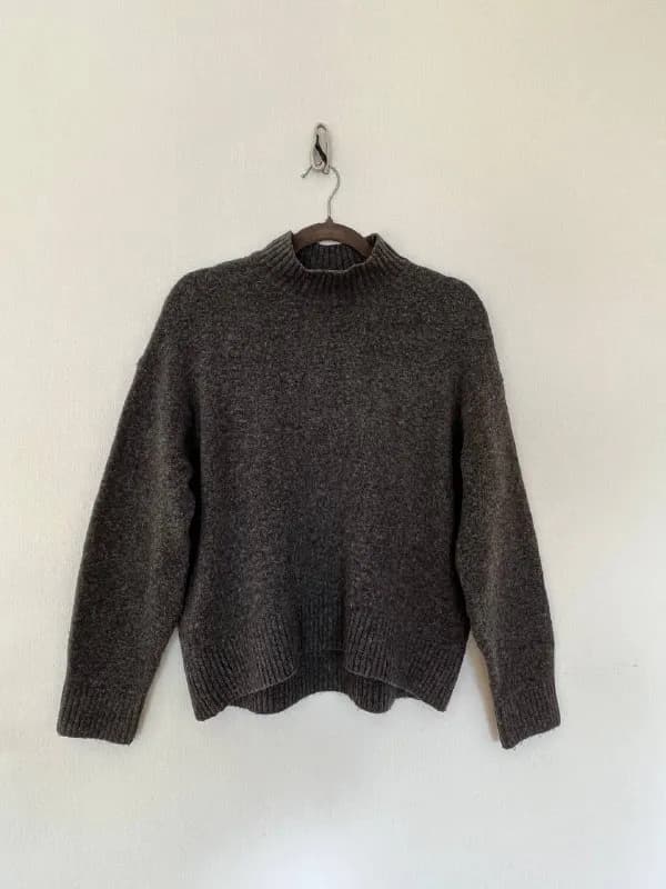 Uniqlo U L (маломерит) / 40 лари — Тбилиси — 40 ₾