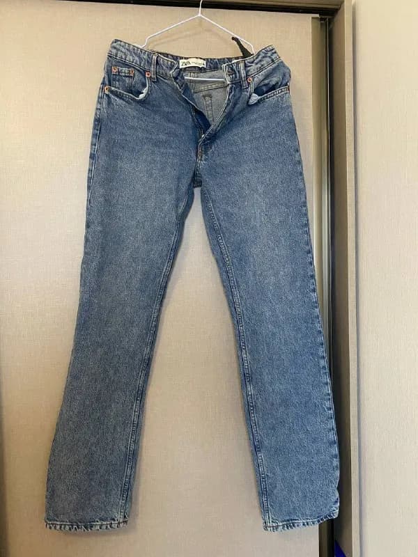 Zara размер 36, длина по внутреннему шву 80 см, по наружному шву 105 см. Цена 30 лари. — Тбилиси — 30 ₾