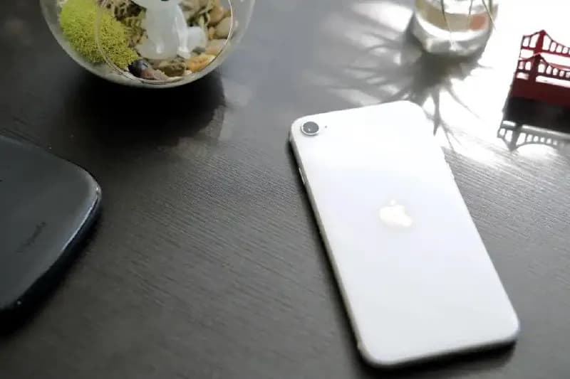 iPhone SE с Америке все в хорошем состоянии я данный момент в наличие 3 нечем не отличаются друг от — Тбилиси — 450 ₾