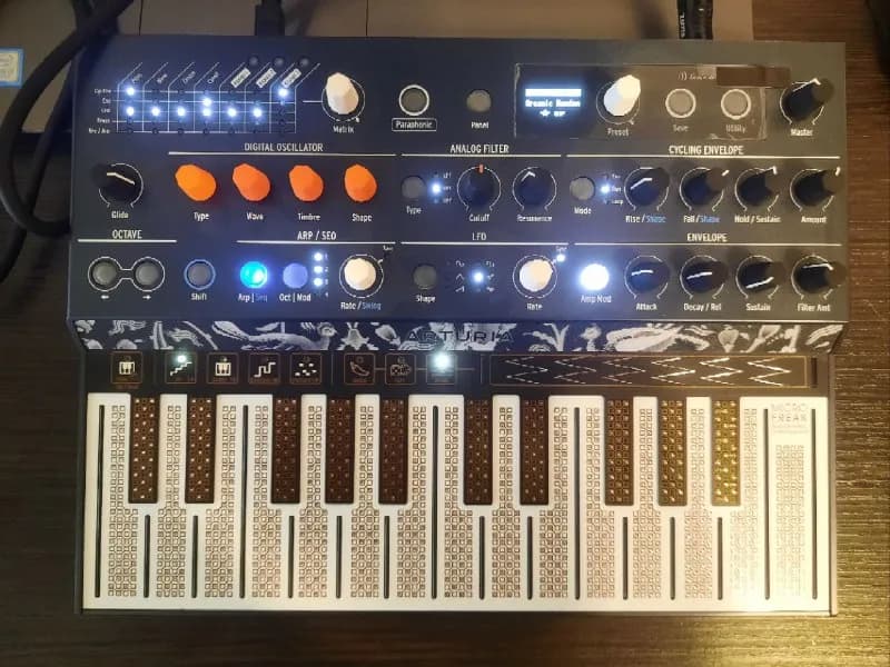 1. Продаётся синтезатор Arturia Microfreak 950 лари. — Тбилиси — 950 ₾