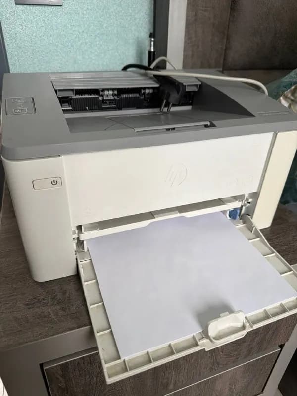 HP Laser Jet Ultra M106w. Есть второй картридж. Цена 90 лари. — Батуми — 90 ₾