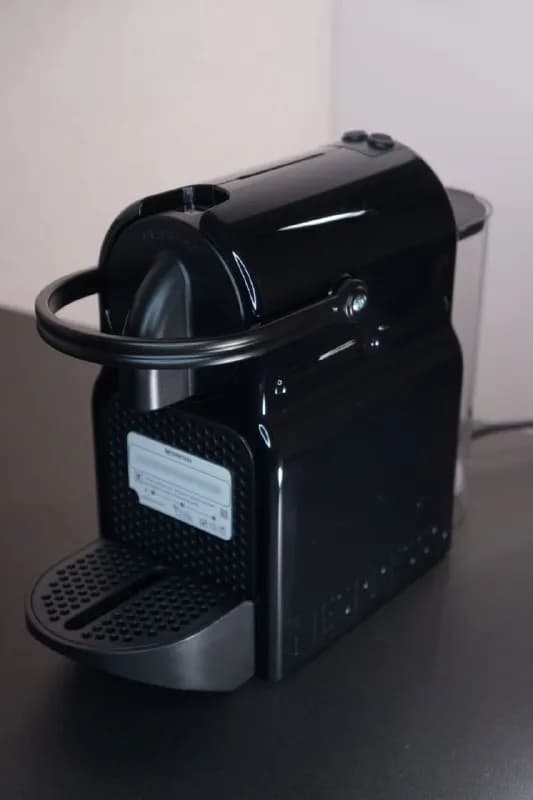Nespresso Inissia — классическая базовая модель от швейцарского бренда — лидера рынка капсульного ко — Тбилиси — 450 ₾
