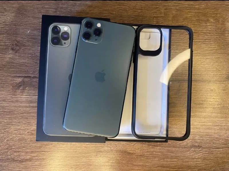 iPhone 11 Pro Max 64 gb — Тбилиси — 1 250 ₾