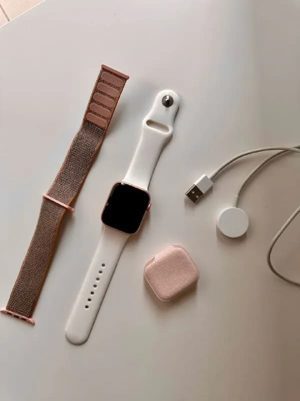 Apple Watch 4 44 mm Gold — Тбилиси — 350 ₾