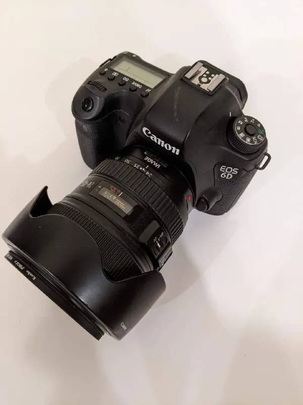 canon 6d с пробегом около 40 тыс кадров. Полностью рабочий, в хорошем состоянии, есть небольшая поте — Тбилиси — 2 500 ₾