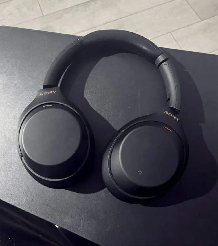 Sony WH-1000XM4 headphones — Тбилиси