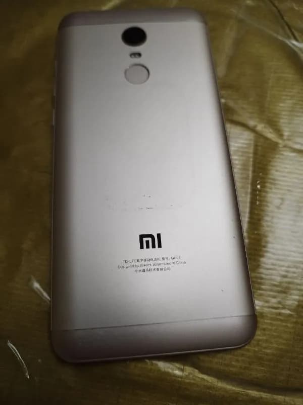 redmi 5+, miui 11, алюминиевый корпус, 4/64 память, андроид 8, характеристики на фото, все функции р — Тбилиси — 95 ₾
