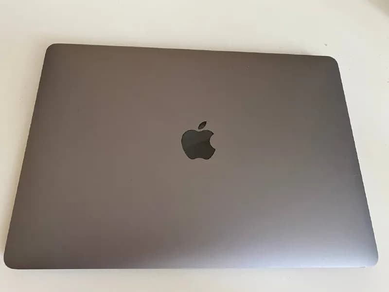 MacBook Pro 13,3 2020 m1 8/512gb в идеальном состоянии. Использовался для просмотра кино и лёгкого — Тбилиси — 1 300 $