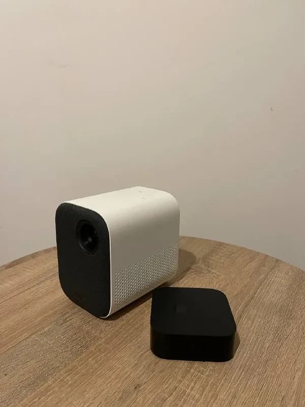 Xiaomi Mi Smart Projector 2 White + Apple TV первого поколения. — Тбилиси — 1 300 ₾