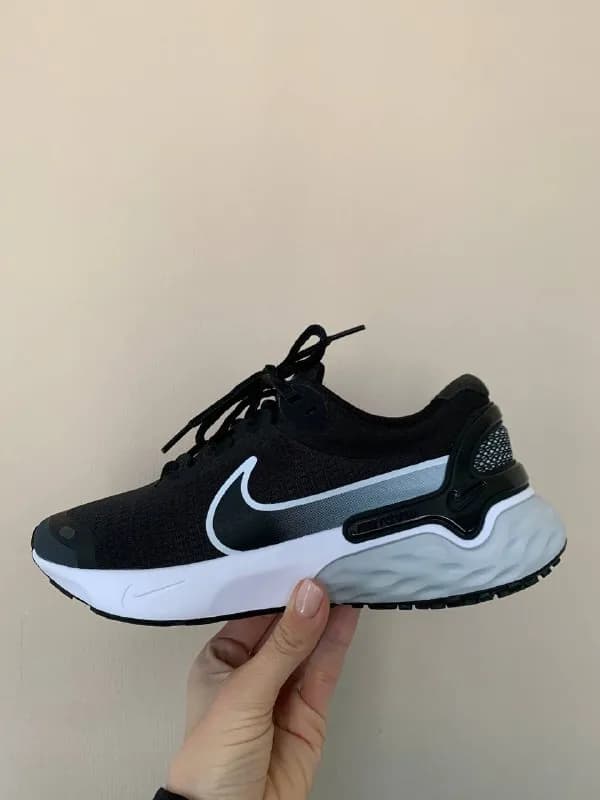 NIKE RENEW RUN 3 — Тбилиси — 250 ₾