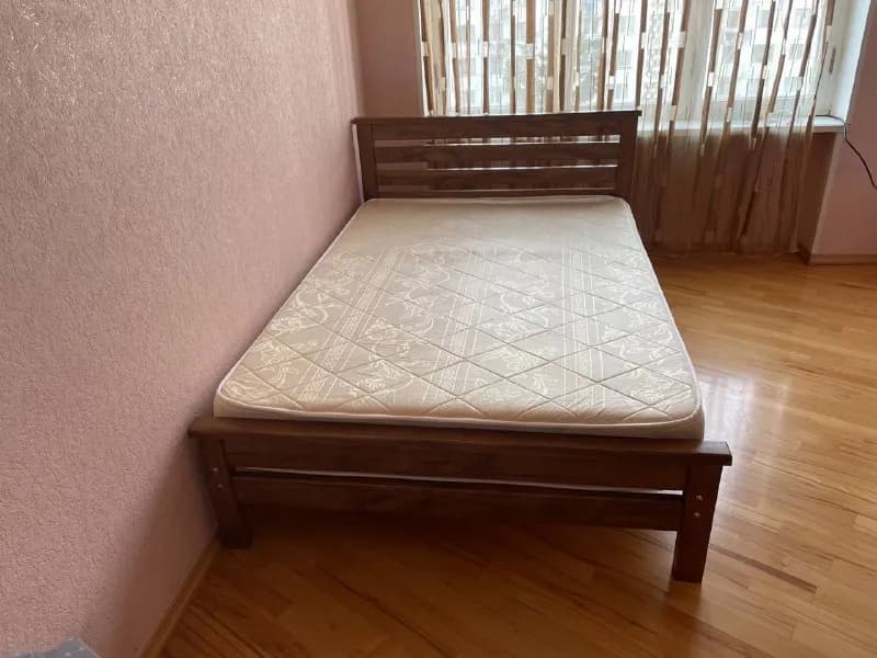130×190, состояние близкое к идеальному. — Тбилиси