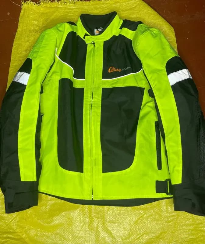 xl, цена 150 лари, торг — Тбилиси — 150 ₾